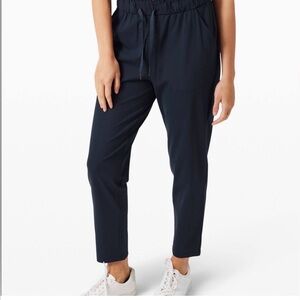 Lululemon On the Fly Pant Women's Straight Leg Casual Woven Trouser Navy Blue 2